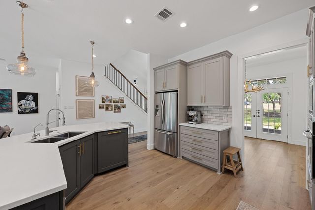 140 Vincas Shadow CT, Driftwood, TX 78619