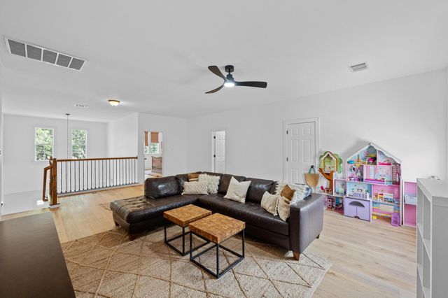 140 Vincas Shadow CT, Driftwood, TX 78619