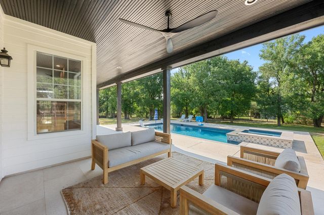 140 Vincas Shadow CT, Driftwood, TX 78619