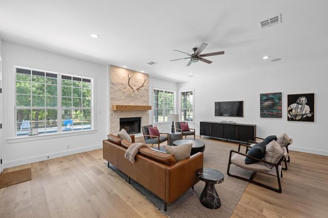 140 Vincas Shadow CT, Driftwood, TX 78619