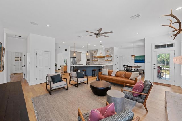 140 Vincas Shadow CT, Driftwood, TX 78619