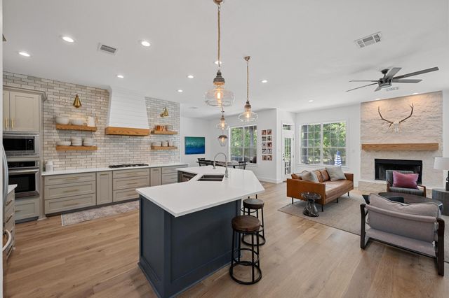 140 Vincas Shadow CT, Driftwood, TX 78619