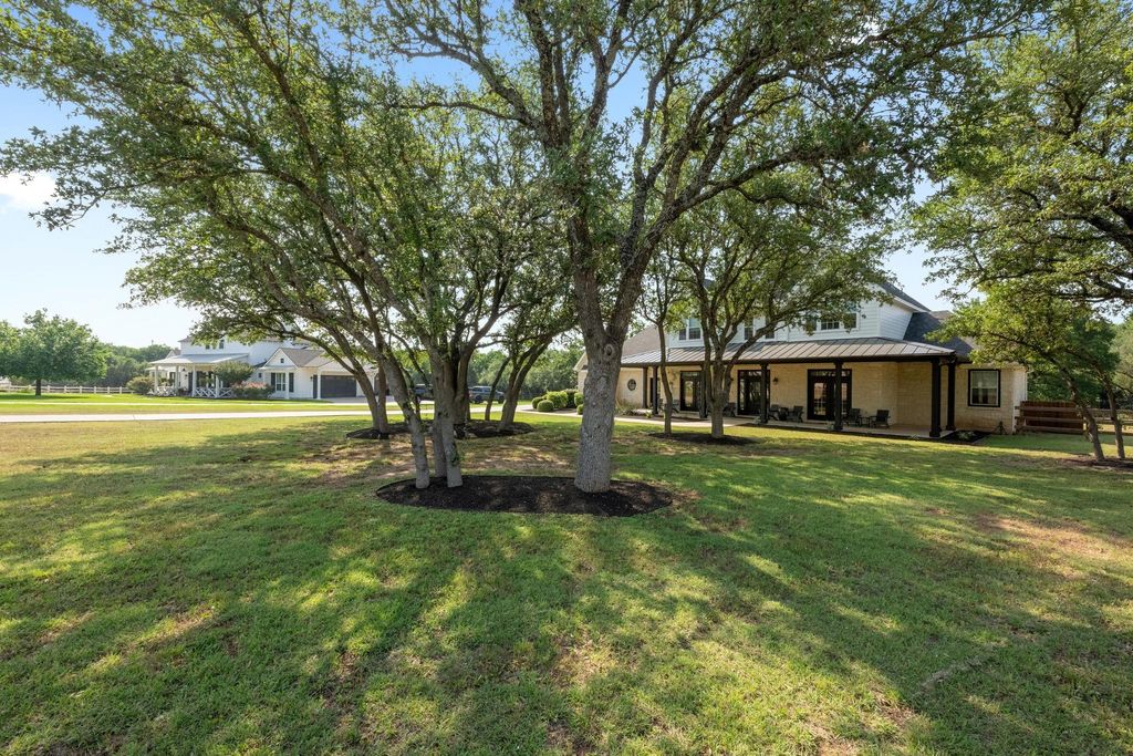 140 Vincas Shadow CT, Driftwood, TX 78619