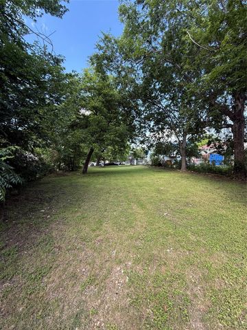 1713 Denver Avenue, Fort Worth, TX 76164