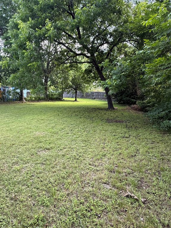 1713 Denver Avenue, Fort Worth, TX 76164