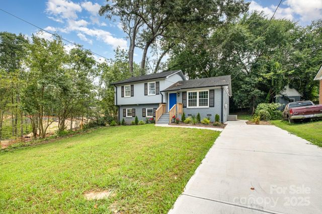 8208 Doverdale Lane, Charlotte, NC 28217