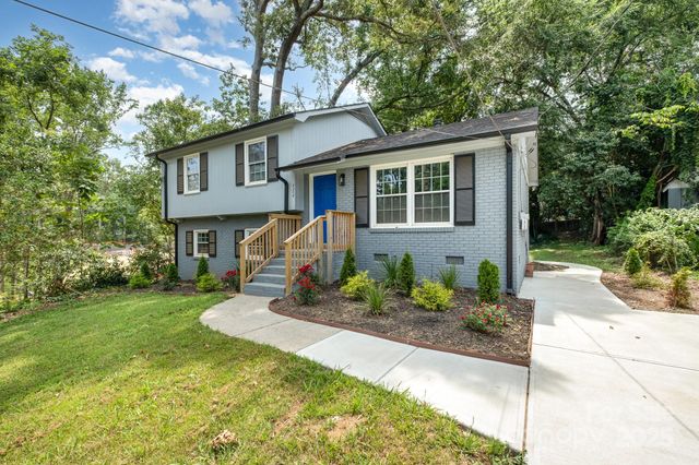 8208 Doverdale Lane, Charlotte, NC 28217