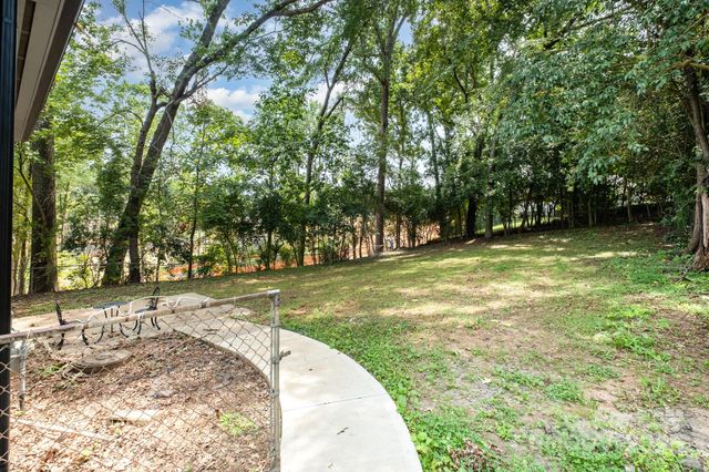 8208 Doverdale Lane, Charlotte, NC 28217