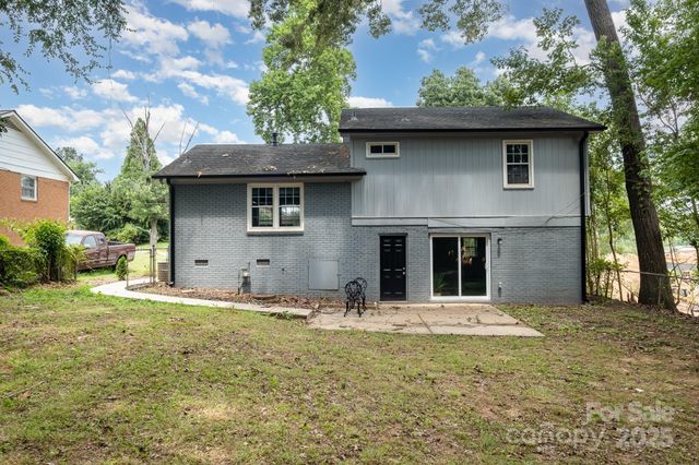 8208 Doverdale Lane, Charlotte, NC 28217