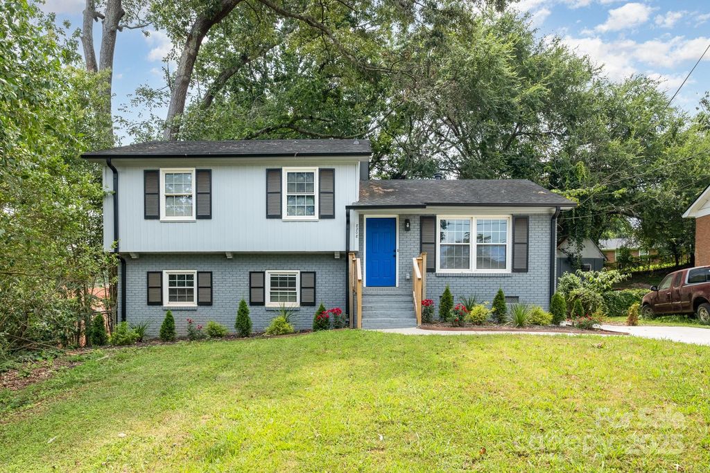8208 Doverdale Lane, Charlotte, NC 28217