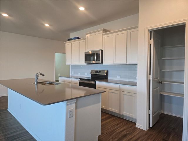 410 Bluejack WAY, Hutto, TX 78634