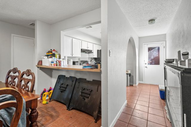 1402 S Carrier Parkway 310, Grand Prairie, TX 75051