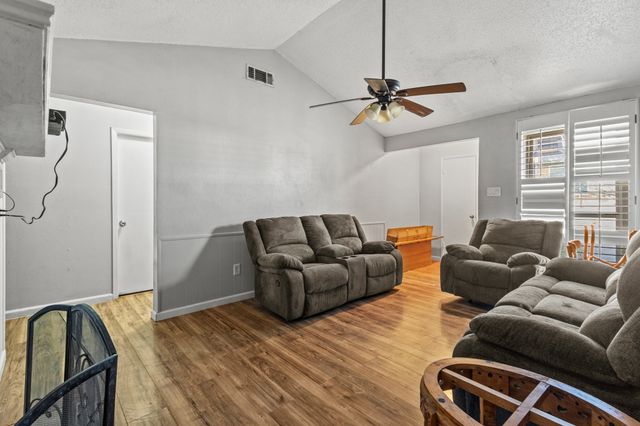 1402 S Carrier Parkway 310, Grand Prairie, TX 75051