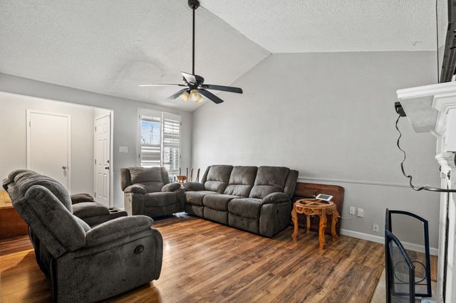 1402 S Carrier Parkway 310, Grand Prairie, TX 75051