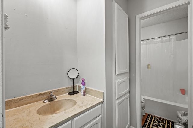 1402 S Carrier Parkway 310, Grand Prairie, TX 75051