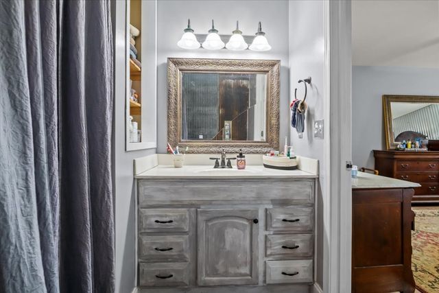 5842 Old State Route 1, New Johnsonville, TN 37134