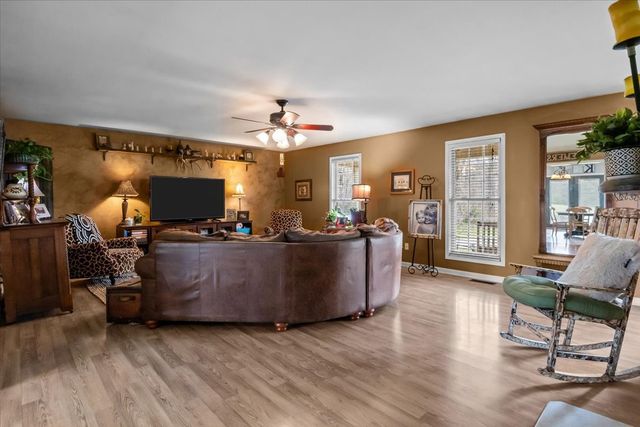 5842 Old State Route 1, New Johnsonville, TN 37134