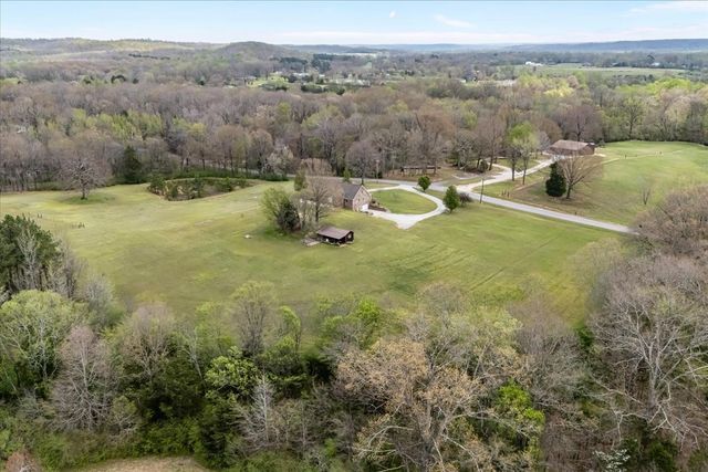 5842 Old State Route 1, New Johnsonville, TN 37134