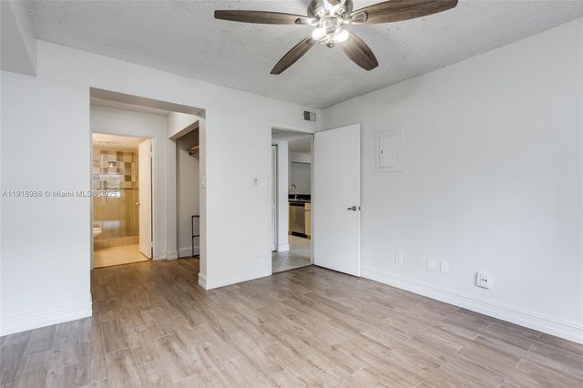 650 S Park Rd 13-5, Hollywood, FL 33021