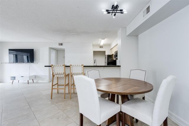 650 S Park Rd 13-5, Hollywood, FL 33021