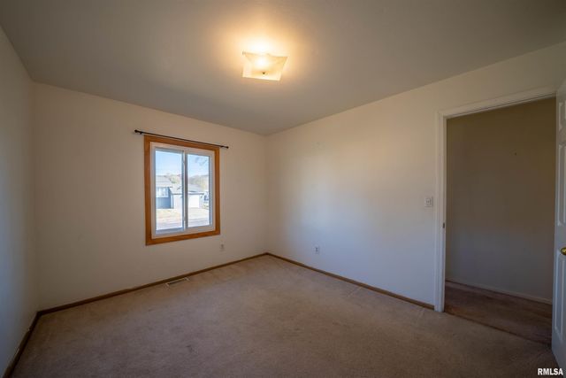 1617 HOLIDAY Drive, Pekin, IL 61554