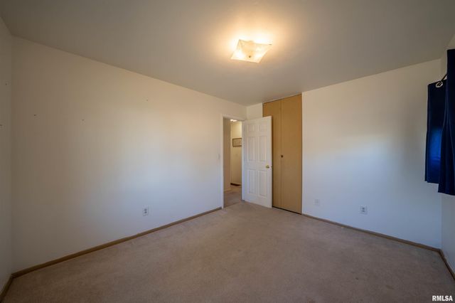 1617 HOLIDAY Drive, Pekin, IL 61554