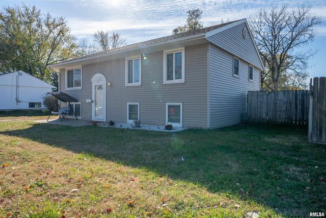 1617 HOLIDAY Drive, Pekin, IL 61554