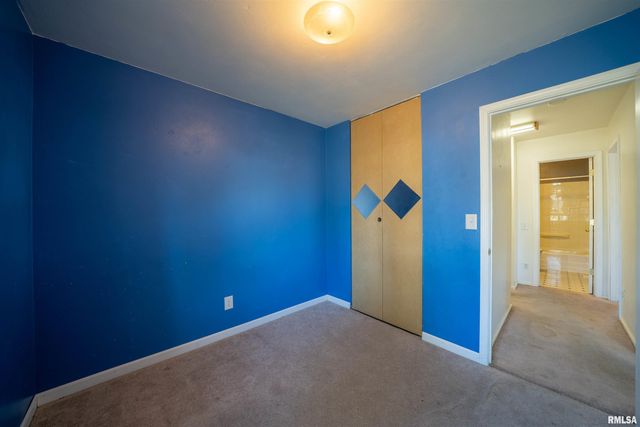 1617 HOLIDAY Drive, Pekin, IL 61554