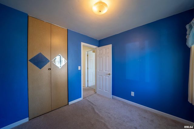 1617 HOLIDAY Drive, Pekin, IL 61554