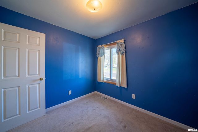 1617 HOLIDAY Drive, Pekin, IL 61554