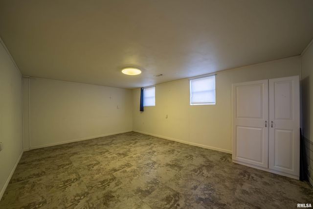 1617 HOLIDAY Drive, Pekin, IL 61554