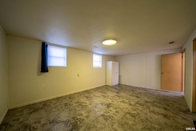 1617 HOLIDAY Drive, Pekin, IL 61554