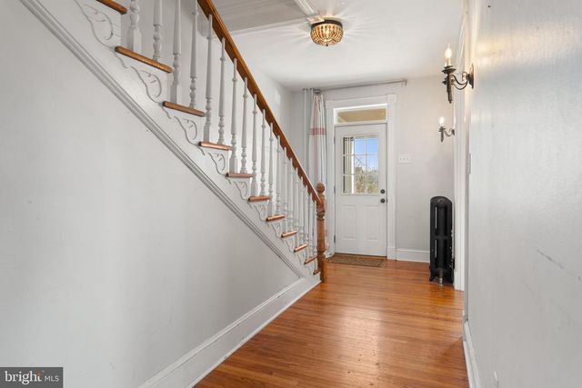 25 E A ST E, Brunswick, MD 21716