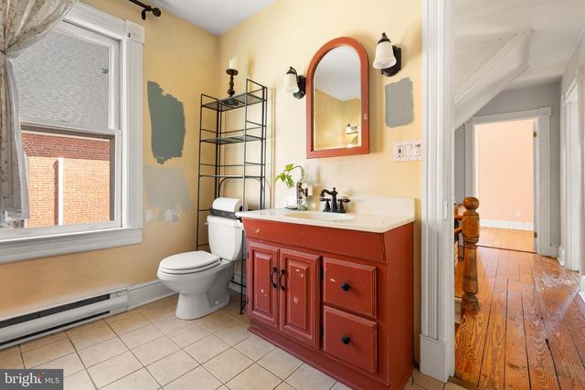 25 E A ST E, Brunswick, MD 21716