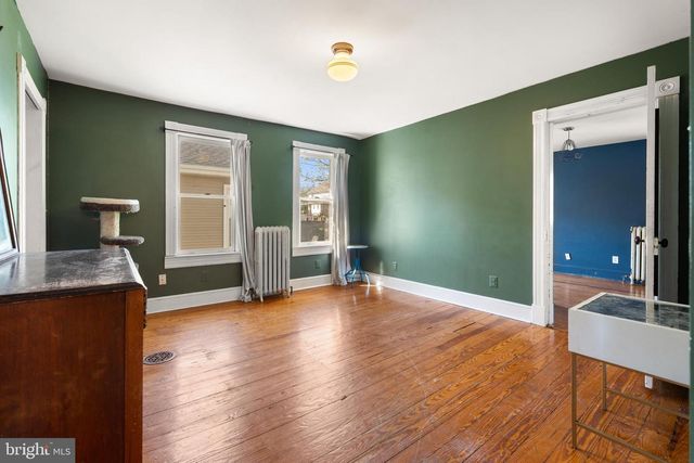 25 E A ST E, Brunswick, MD 21716