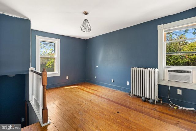 25 E A ST E, Brunswick, MD 21716