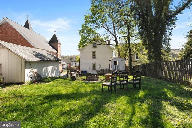 25 E A ST E, Brunswick, MD 21716