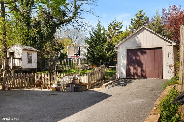 25 E A ST E, Brunswick, MD 21716