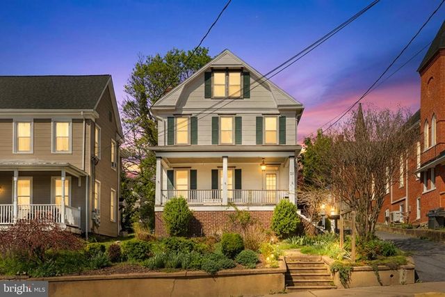 25 E A ST E, Brunswick, MD 21716