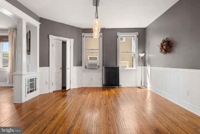 25 E A ST E, Brunswick, MD 21716