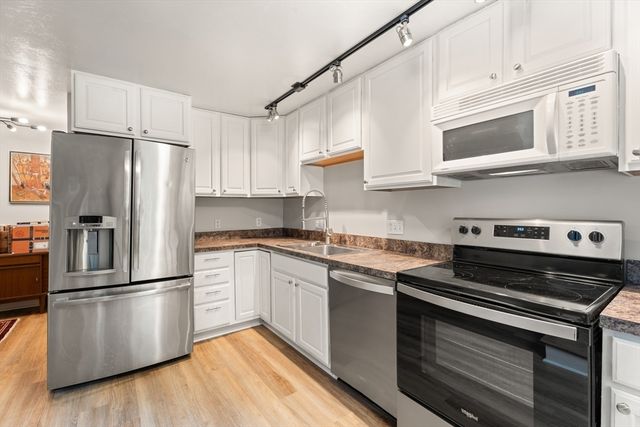 31 Pine Street, Andover, MA 01810