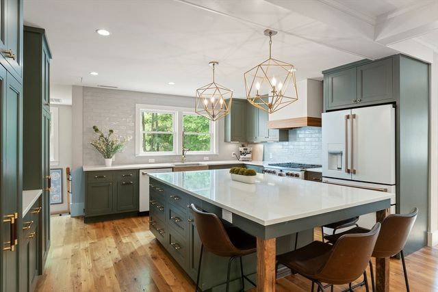31 Pine Street, Andover, MA 01810