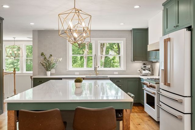 31 Pine Street, Andover, MA 01810