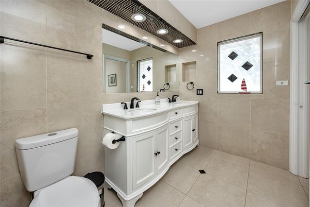 1531 HILL DRIVE, Largo, FL 33770