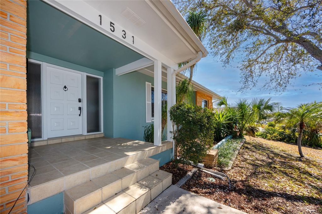 Image 12 of property listing at 1531 HILL DRIVE, Largo, FL 33770