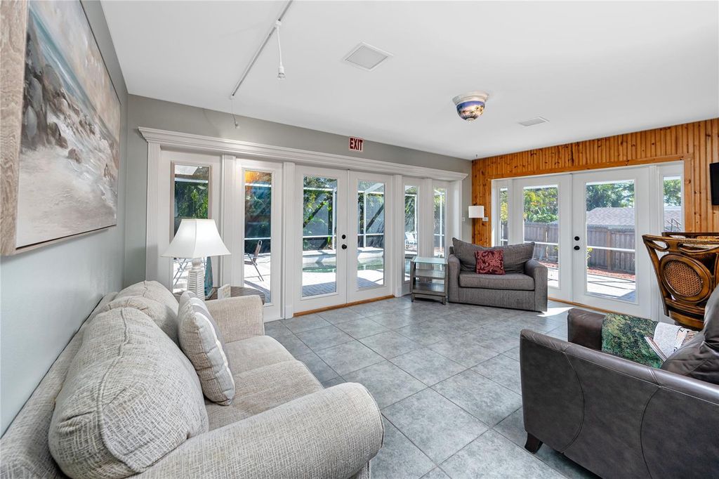 Image 26 of property listing at 1531 HILL DRIVE, Largo, FL 33770