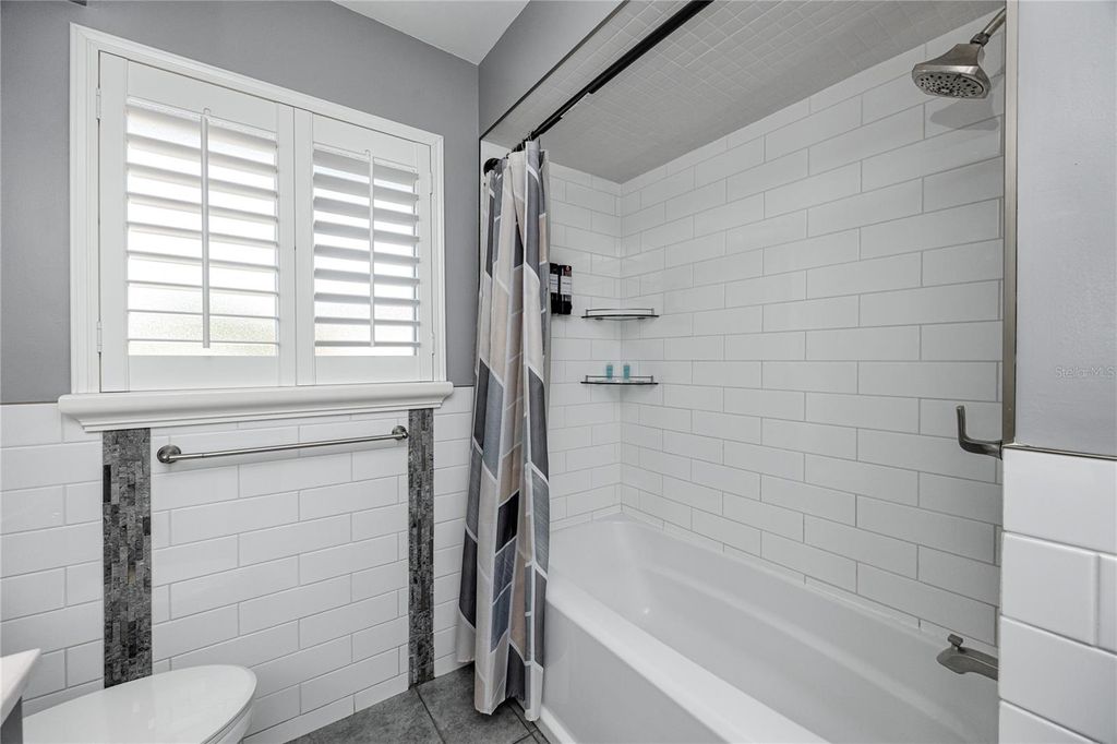 Image 32 of property listing at 1531 HILL DRIVE, Largo, FL 33770