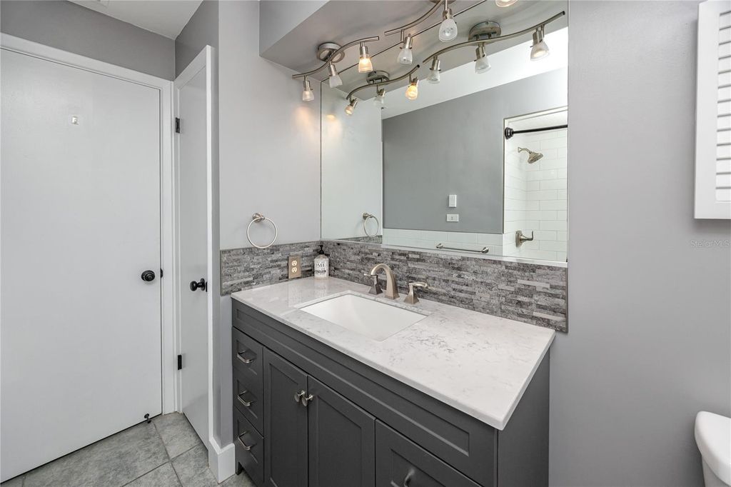 Image 33 of property listing at 1531 HILL DRIVE, Largo, FL 33770