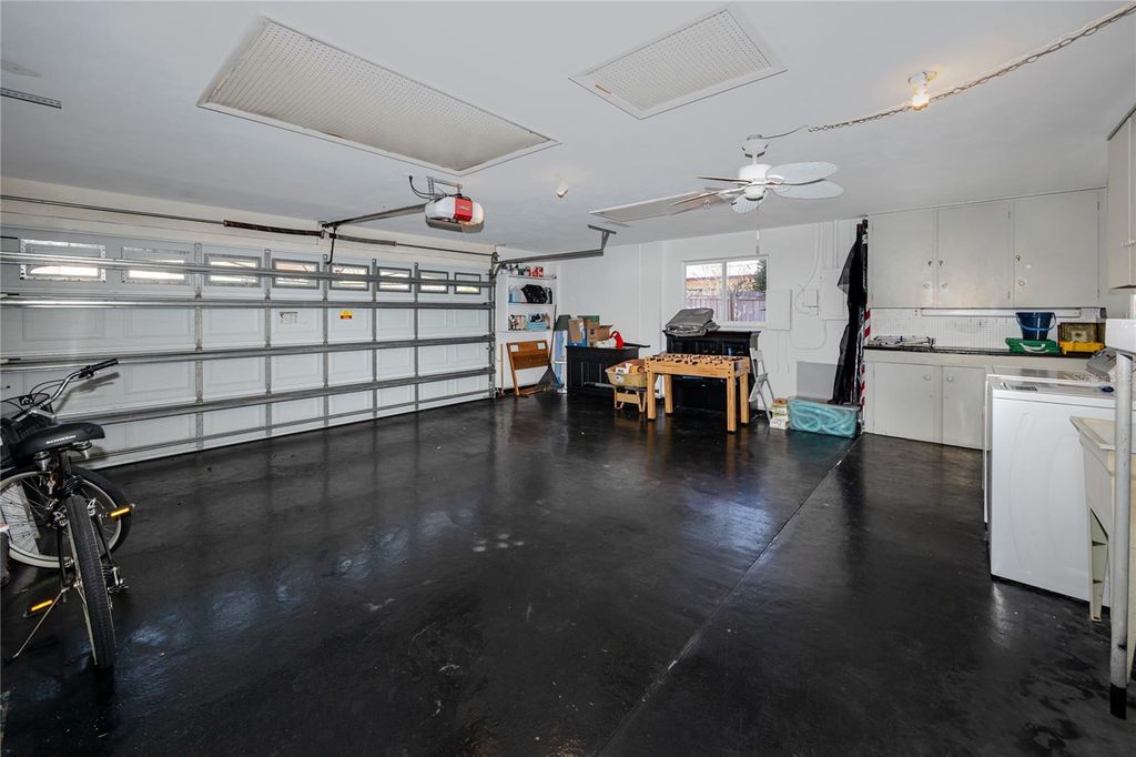 Image 41 of property listing at 1531 HILL DRIVE, Largo, FL 33770