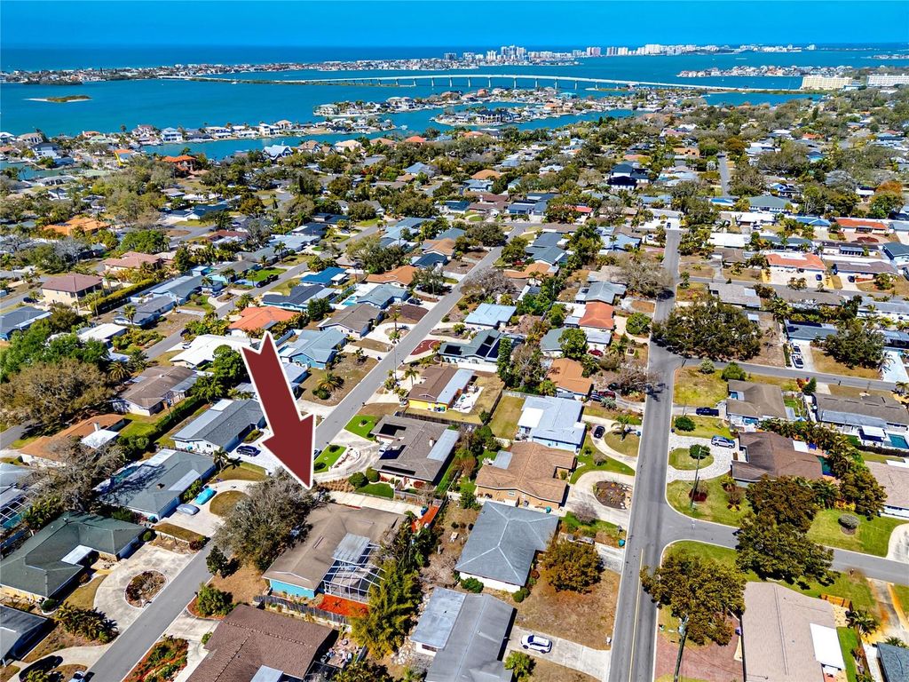 Image 54 of property listing at 1531 HILL DRIVE, Largo, FL 33770